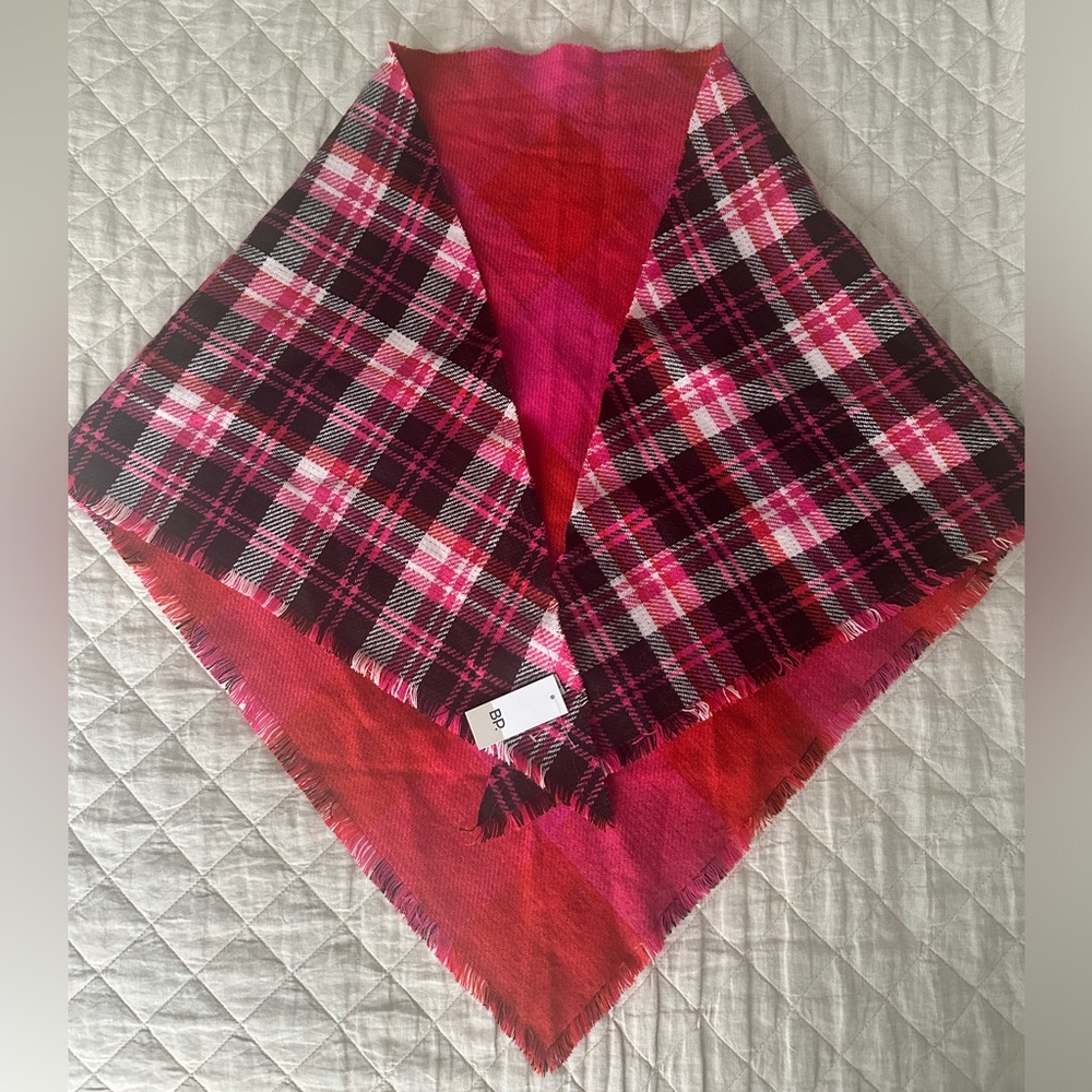 🆕 BP Nordstrom’s Pink multi plaid wrap, one size, NWT 💗